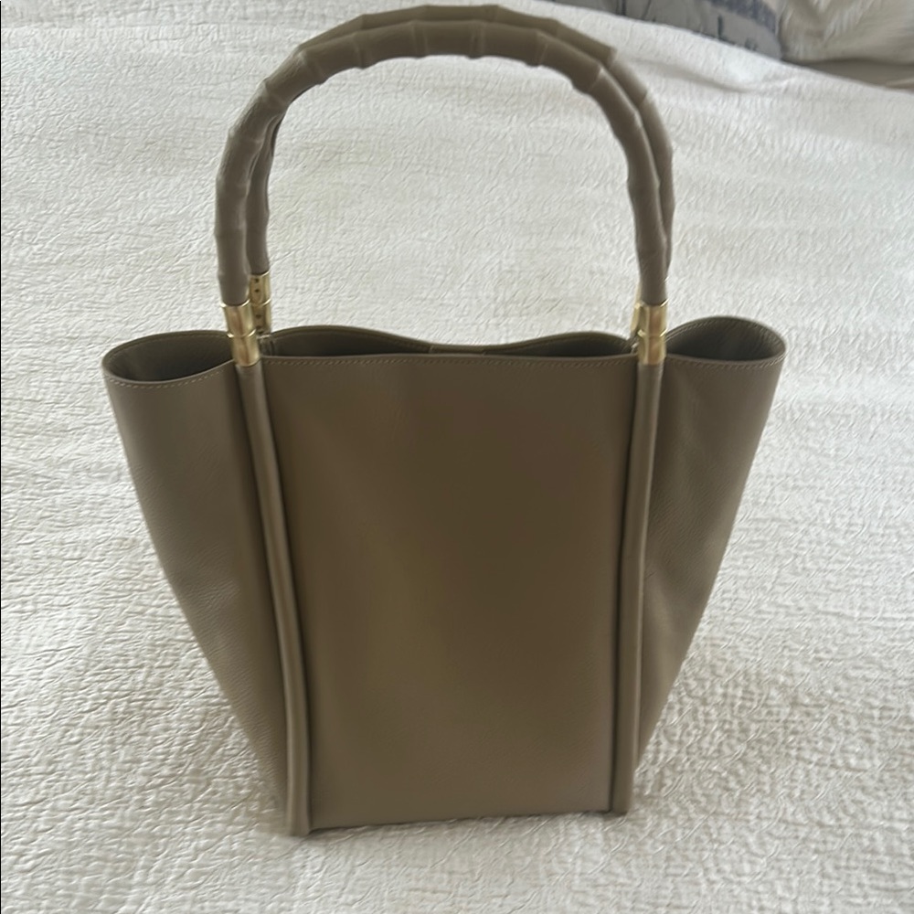 Elegant Lockwood Taupe Beige Ecru Tote Bag